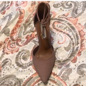 PAMPER’d Steve Madden 6.5